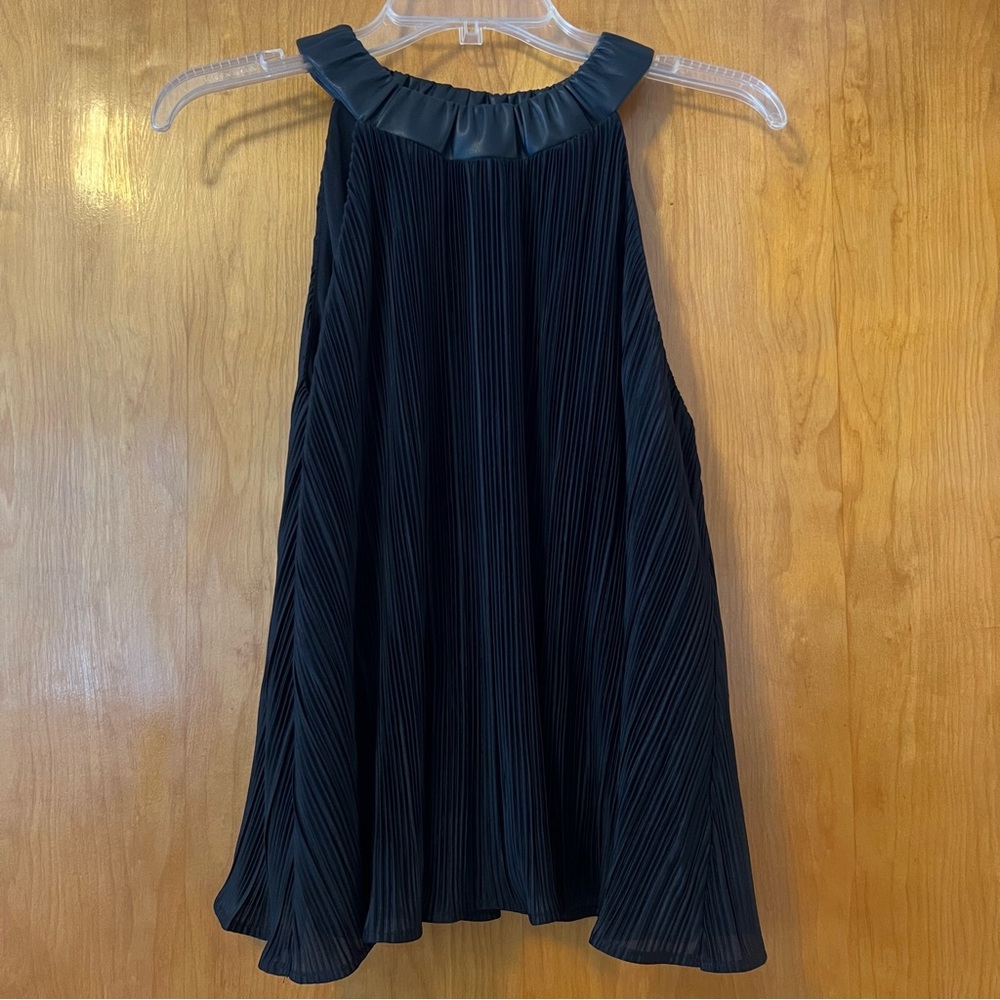 DKNY Sleeveless Plissé Top with Faux Leather Trim Size M